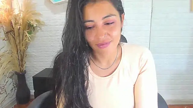 Snapshot of Aisha_09 chatting on 03-04-25, 02:21 Aisha 09 online show from 03-04-25, 02:21