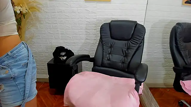 Snapshot of Aisha_09 chatting on 03-14-25, 03:14 Aisha 09 online show from 03-14-25, 03:14