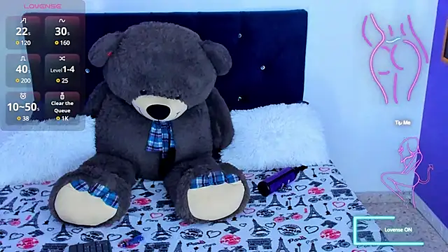 Snapshot of FelinaJohnson chatting on 01-20-25, 05:06 FelinaJohnson online show from 01-20-25, 05:06