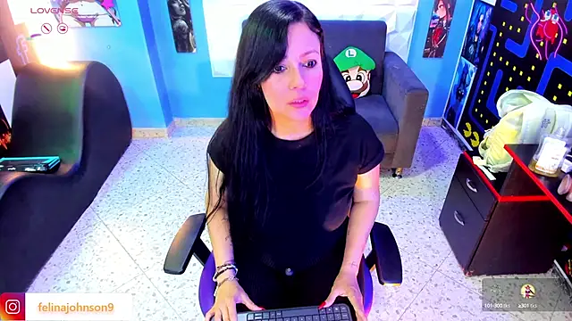 Snapshot of FelinaJohnson chatting on 03-21-25, 08:40 FelinaJohnson online show from 03-21-25, 08:40