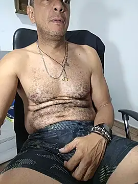 latinmartin73 online show from 06-12-26, 01:15