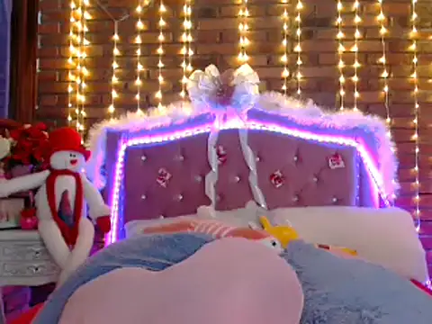 Snapshot of dulcevegga chatting on 12-27-24, 03:31 dulcevegga online show from 12-27-24, 03:31