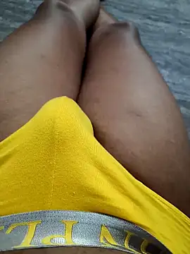 Snapshot of loveme99004 chatting on 09-20-25, 04:19 loveme99004 online show from 09-20-25, 04:19