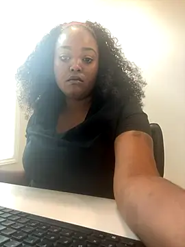 itsprettyfee online show from 09-18-25, 06:43