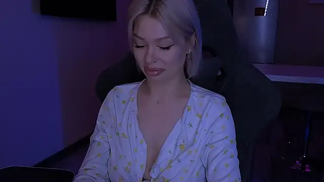 Snapshot of Sasha_Mason chatting on 11-05-25, 02:11 Sasha Mason online show from 11-05-25, 02:11