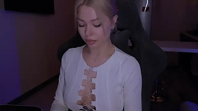 Snapshot of Sasha_Mason chatting on 11-22-25, 02:32 Sasha Mason online show from 11-22-25, 02:32