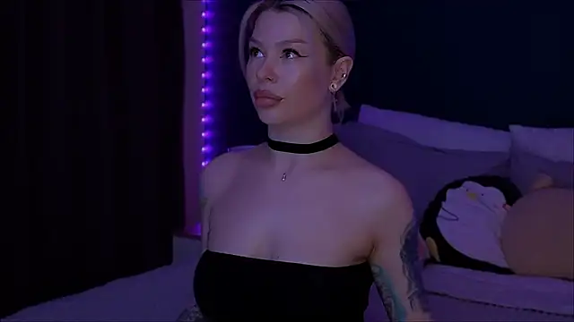 Snapshot of Sasha_Mason chatting on 03-13-26, 01:01 Sasha Mason online show from 03-13-26, 01:01