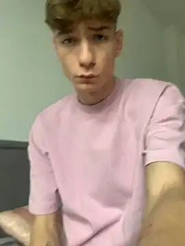 Snapshot of MiguelRausch chatting on 12-12-24, 11:29 MiguelRausch online show from 12-12-24, 11:29