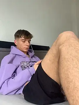 Snapshot of MiguelRausch chatting on 01-08-25, 02:35 MiguelRausch online show from 01-08-25, 02:35