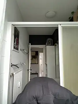 Snapshot of MiguelRausch chatting on 04-05-26, 07:38 MiguelRausch online show from 04-05-26, 07:38