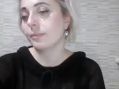 Snapshot of SweetCandy356 chatting on 12-17-24, 08:21 SweetCandy356 online show from 12-17-24, 08:21