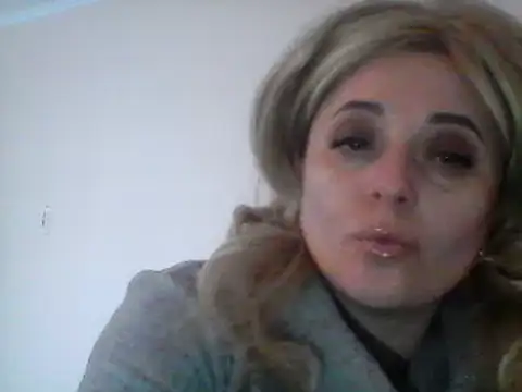 Snapshot of SweetCandy356 chatting on 03-19-25, 12:34 SweetCandy356 online show from 03-19-25, 12:34