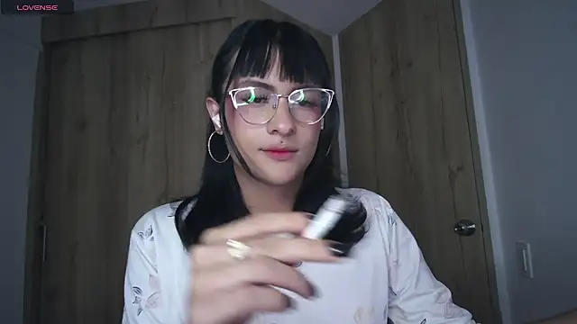 Snapshot of Kiitygirl chatting on 12-10-24, 05:39 Kiitygirl online show from 12-10-24, 05:39