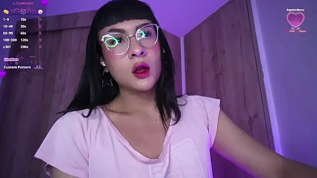 Snapshot of Kiitygirl chatting on 02-05-25, 10:55 Kiitygirl online show from 02-05-25, 10:55