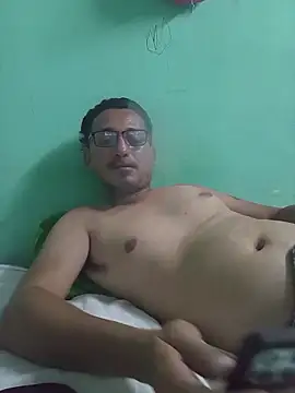 Andresguz35 online show from 11-18-25, 02:50