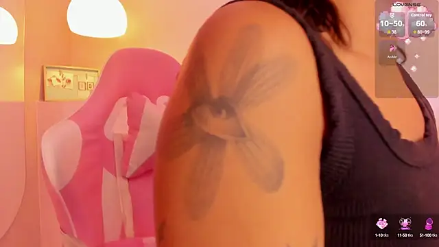 Snapshot of soy_jess03 chatting on 09-18-25, 12:29 soy jess03 online show from 09-18-25, 12:29