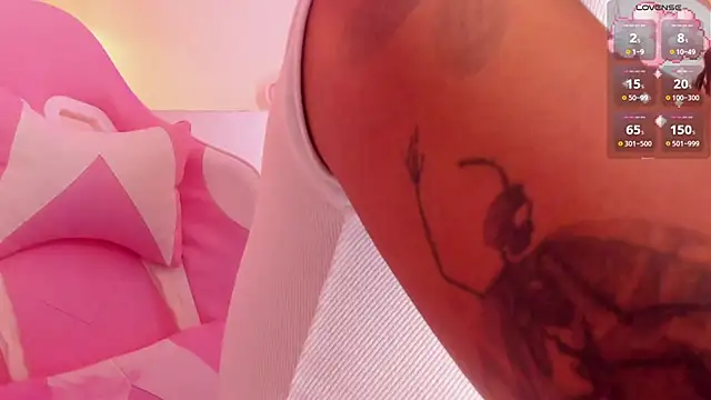 Snapshot of soy_jess03 chatting on 09-19-25, 12:17 soy jess03 online show from 09-19-25, 12:17