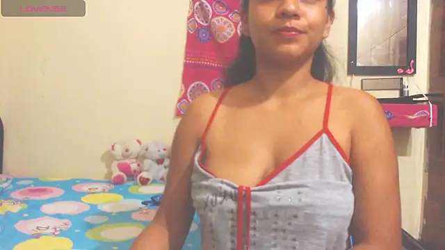 Mia brunette26 online show from 02-05-25, 08:32