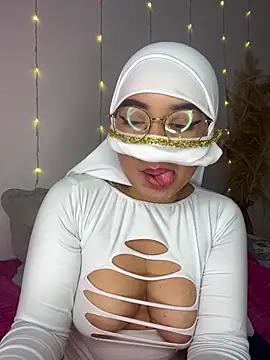 Snapshot of Maisa_issa chatting on 02-19-25, 04:33 Maisa issa online show from 02-19-25, 04:33