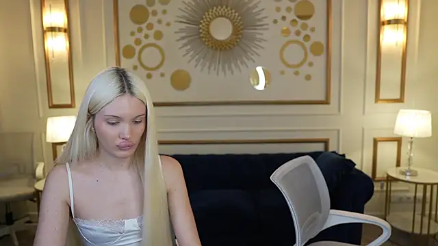 Snapshot of Michelle_054 chatting on 11-07-25, 08:31 Michelle 054 online show from 11-07-25, 08:31