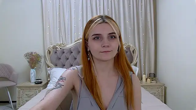 Snapshot of KellyStone chatting on 01-14-25, 12:11 KellyStone online show from 01-14-25, 12:11