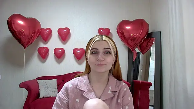 Snapshot of KellyStone chatting on 02-10-25, 12:08 KellyStone online show from 02-10-25, 12:08