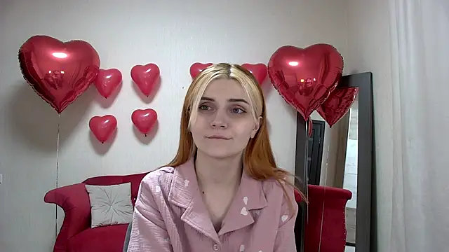 Snapshot of KellyStone chatting on 02-10-25, 03:10 KellyStone online show from 02-10-25, 03:10