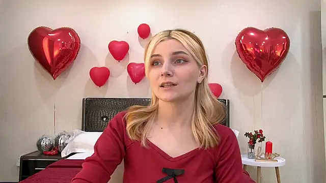 Snapshot of KellyStone chatting on 02-16-25, 08:43 KellyStone online show from 02-16-25, 08:43