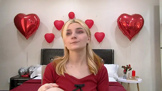Snapshot of KellyStone chatting on 02-16-25, 11:49 KellyStone online show from 02-16-25, 11:49