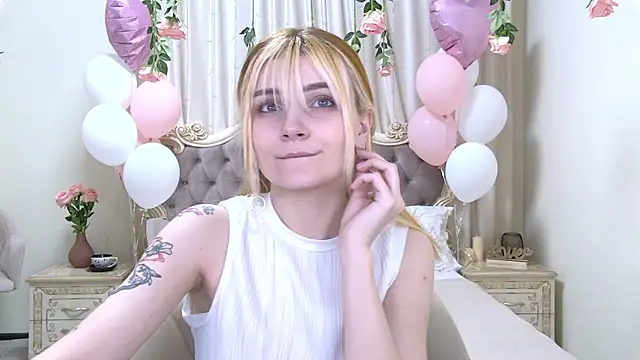 Snapshot of KellyStone chatting on 02-26-25, 02:15 KellyStone online show from 02-26-25, 02:15