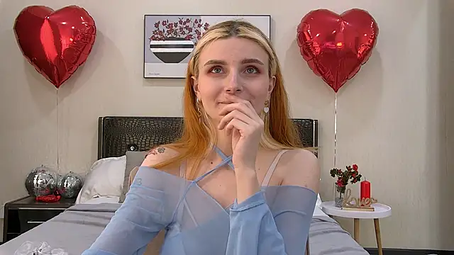 Snapshot of KellyStone chatting on 03-02-25, 11:39 KellyStone online show from 03-02-25, 11:39