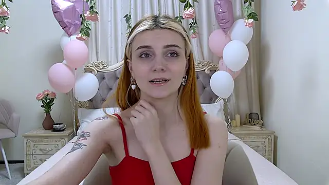 Snapshot of KellyStone chatting on 03-05-25, 04:45 KellyStone online show from 03-05-25, 04:45