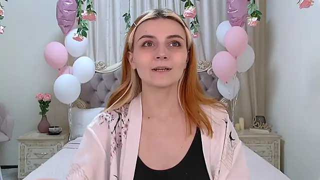 Snapshot of KellyStone chatting on 03-11-25, 05:02 KellyStone online show from 03-11-25, 05:02