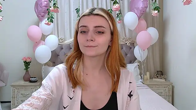 Snapshot of KellyStone chatting on 03-12-25, 02:20 KellyStone online show from 03-12-25, 02:20