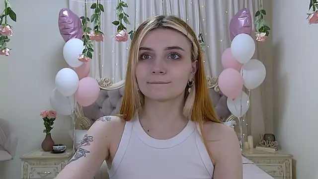 Snapshot of KellyStone chatting on 03-14-25, 03:36 KellyStone online show from 03-14-25, 03:36
