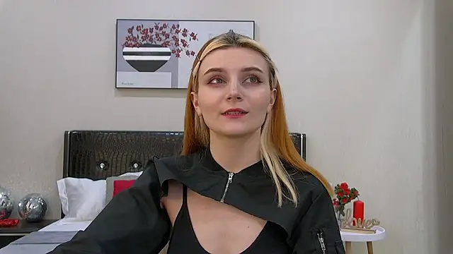 Snapshot of KellyStone chatting on 03-16-25, 08:32 KellyStone online show from 03-16-25, 08:32