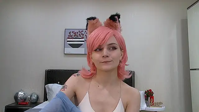 Snapshot of KellyStone chatting on 03-17-25, 05:45 KellyStone online show from 03-17-25, 05:45