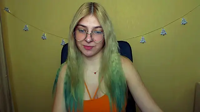 Luna Lush  online show from 12-14-24, 12:33