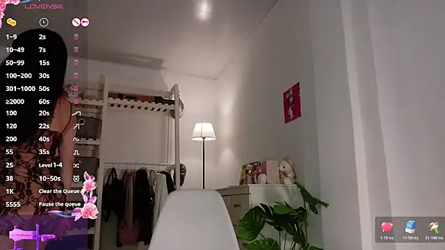 Snapshot of Sarah_cam06 chatting on 11-07-25, 12:54 Sarah cam06 online show from 11-07-25, 12:54