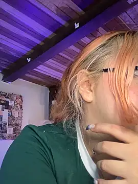 SophiaWeestt99 online show from 04-29-26, 02:59