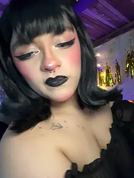 SophiaWeestt99 online show from 05-02-26, 04:06
