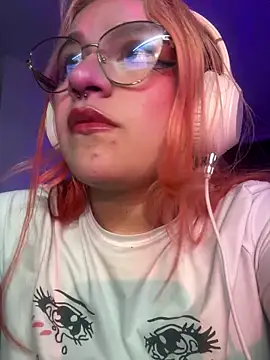 SophiaWeestt99 online show from 06-12-26, 02:43