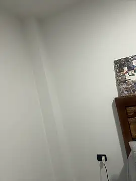 SophiaWeestt99 online show from 06-18-26, 01:17