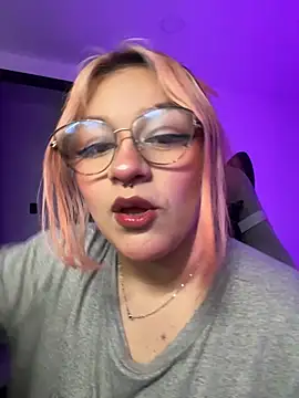 SophiaWeestt99 online show from 06-23-26, 01:25