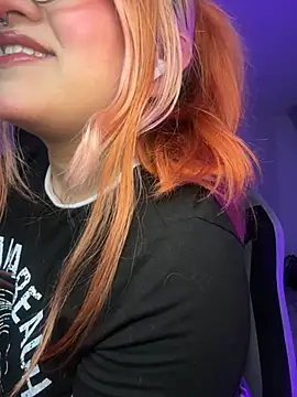 SophiaWeestt99 online show from 07-02-26, 02:22