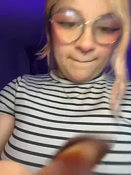 SophiaWeestt99 online show from 07-09-26, 03:43
