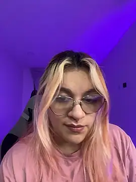 SophiaWeestt99 online show from 07-17-26, 02:29