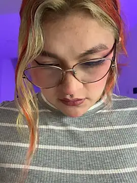 SophiaWeestt99 online show from 07-24-26, 12:52