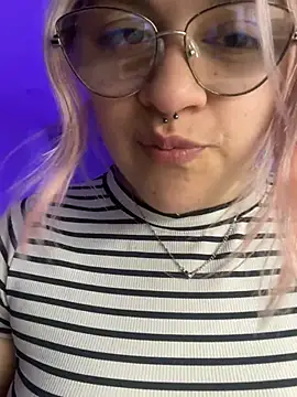 SophiaWeestt99 online show from 07-29-26, 03:59