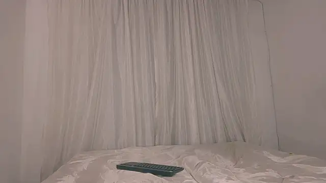 Snapshot of Miiafoxxx chatting on 03-05-26, 10:39 Miiafoxxx online show from 03-05-26, 10:39